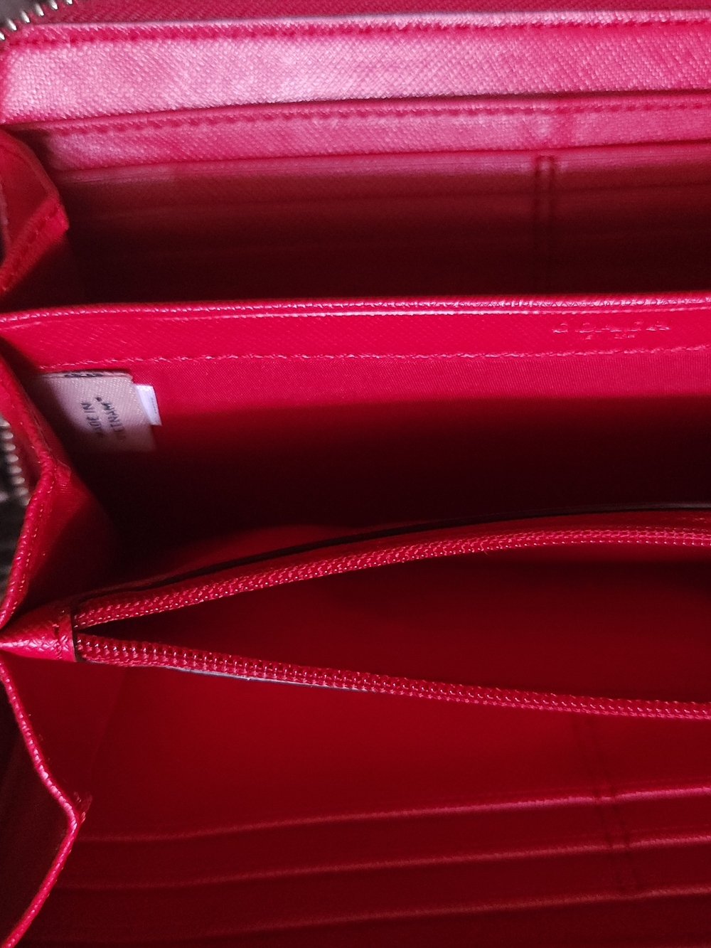 Coach Cherry Red Crossgrain Leather Zip Around Wallet with Front Slip Pocket EUC - Picture 5 of 5